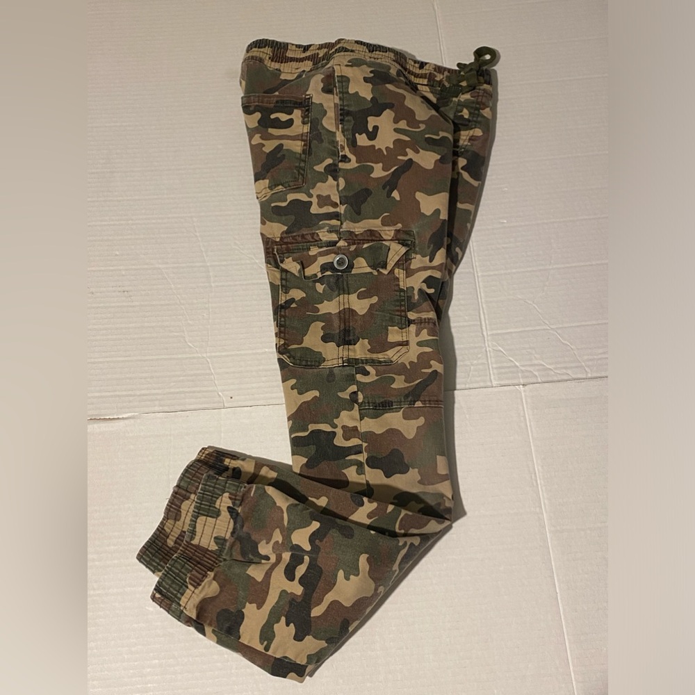 Quad Seven size 14 boys Camo  pull on Cargo jogger stretch drawstring pants